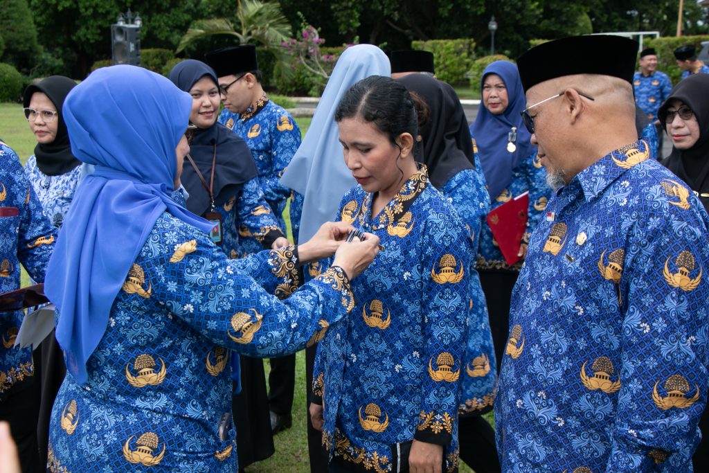 Ketua Program Studi Perpustakaan dan Sains Informasi FISIP UNIB Terima Penghargaan Satyalancana Karya Satya pada Upacara Kesaktian Pancasila